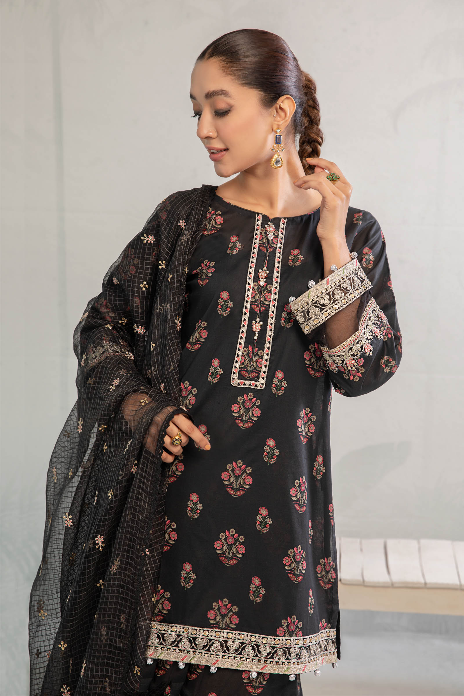 MEHRNAAZ