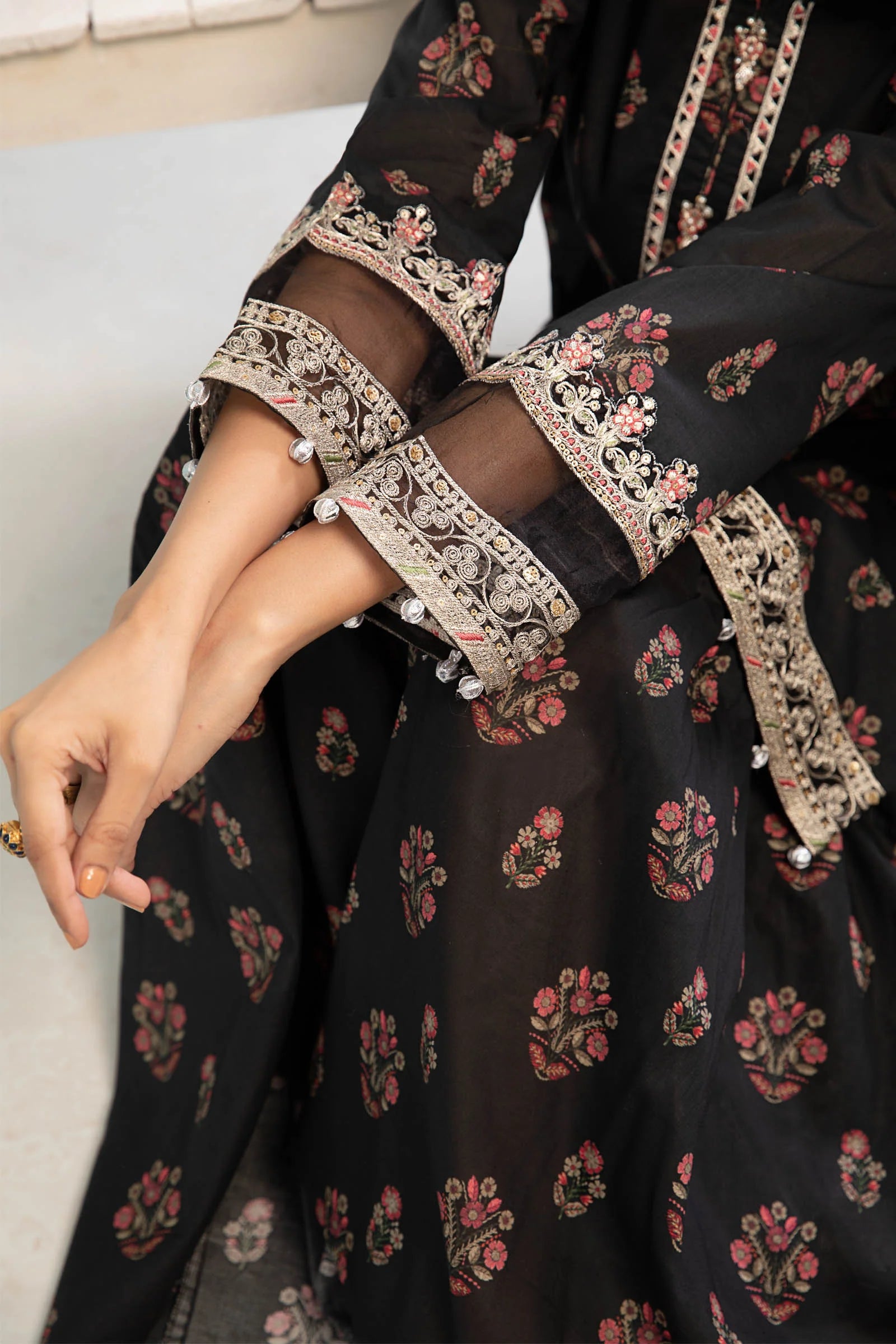 MEHRNAAZ