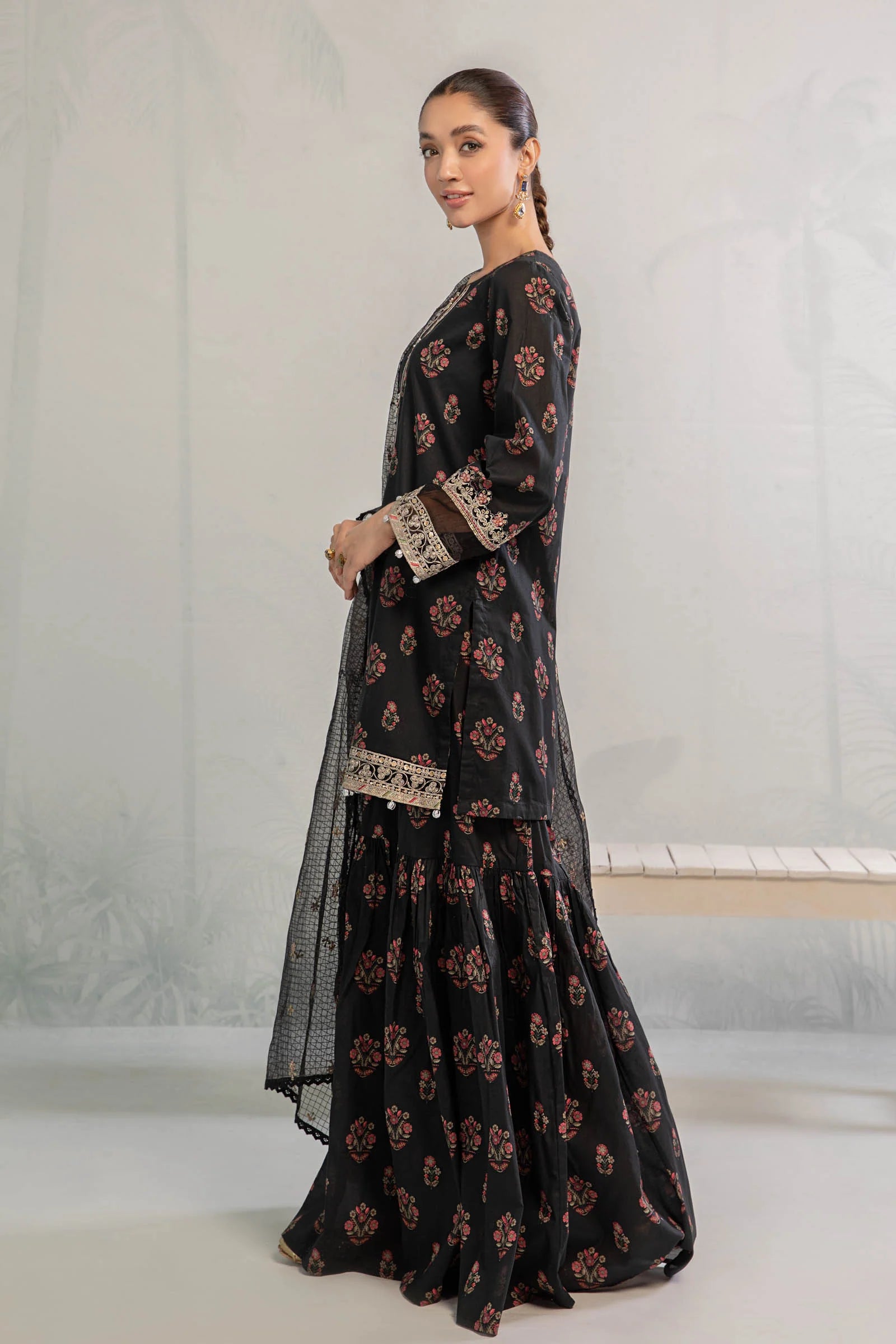 MEHRNAAZ